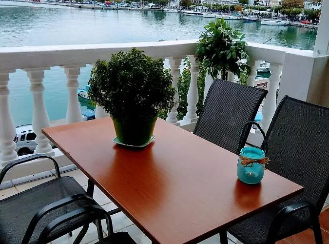 Case de vacanță Almyra View House